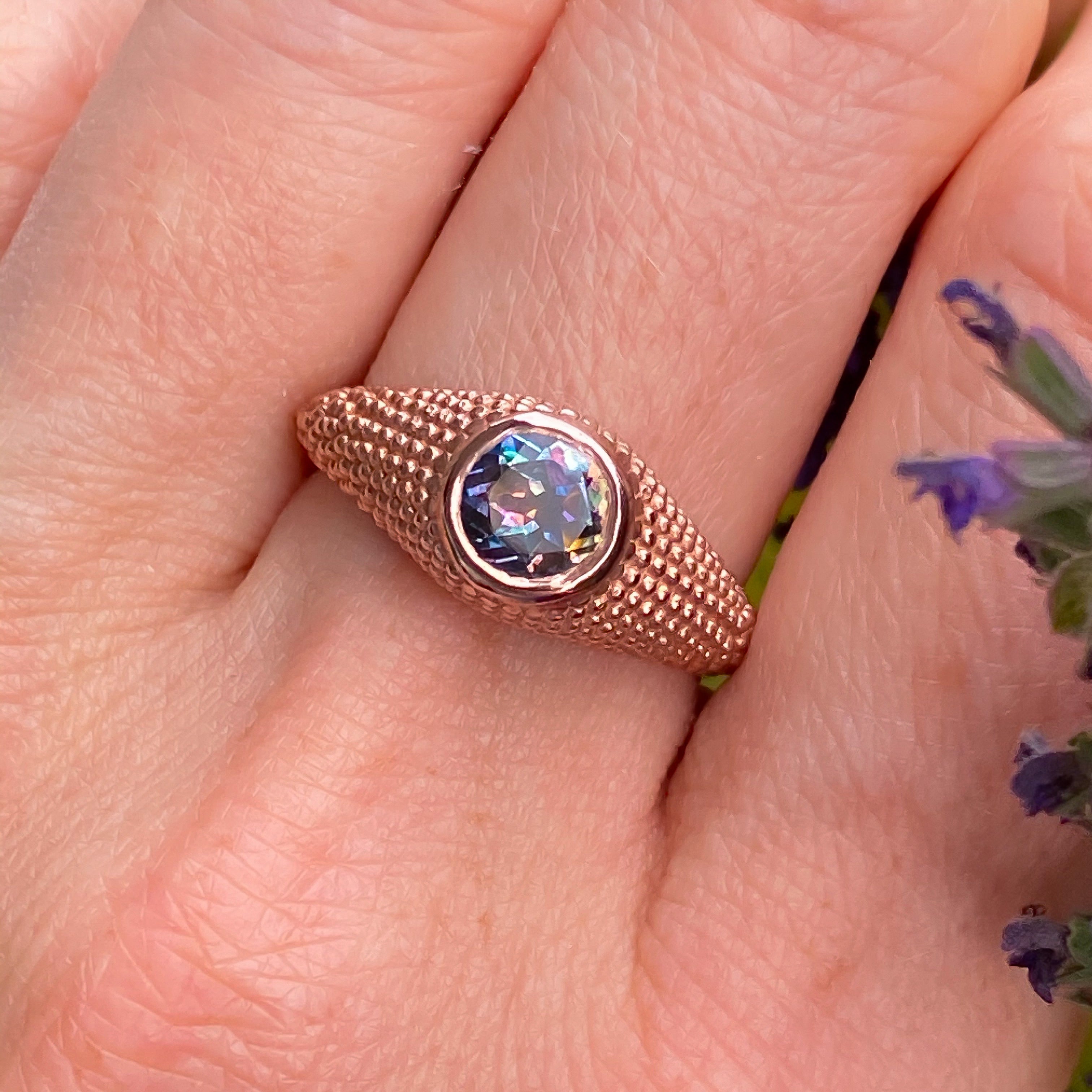 Nubia Round Garden Blue Topaz Rose Gold Ring Size 7.25US - MANARI.eu