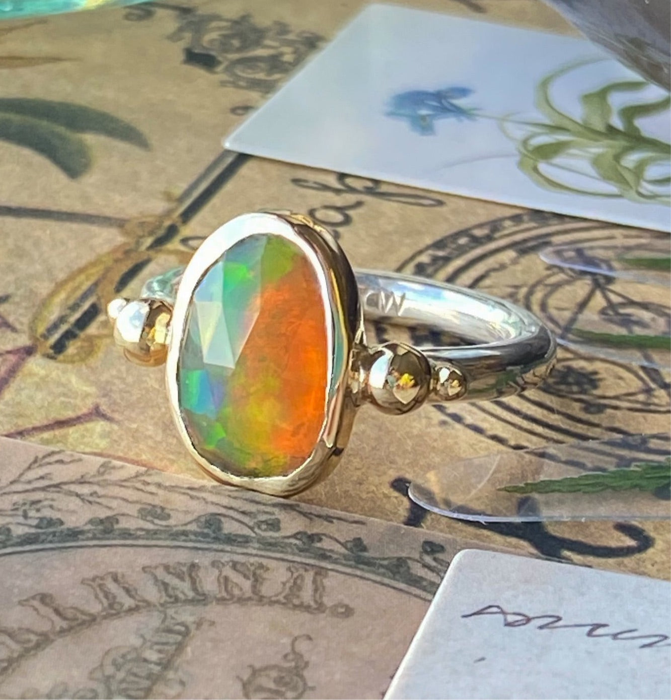 Ethiopian Opal 14k Yellow Gold & Sterling Silver Ring 7-8US - MANARI.eu
