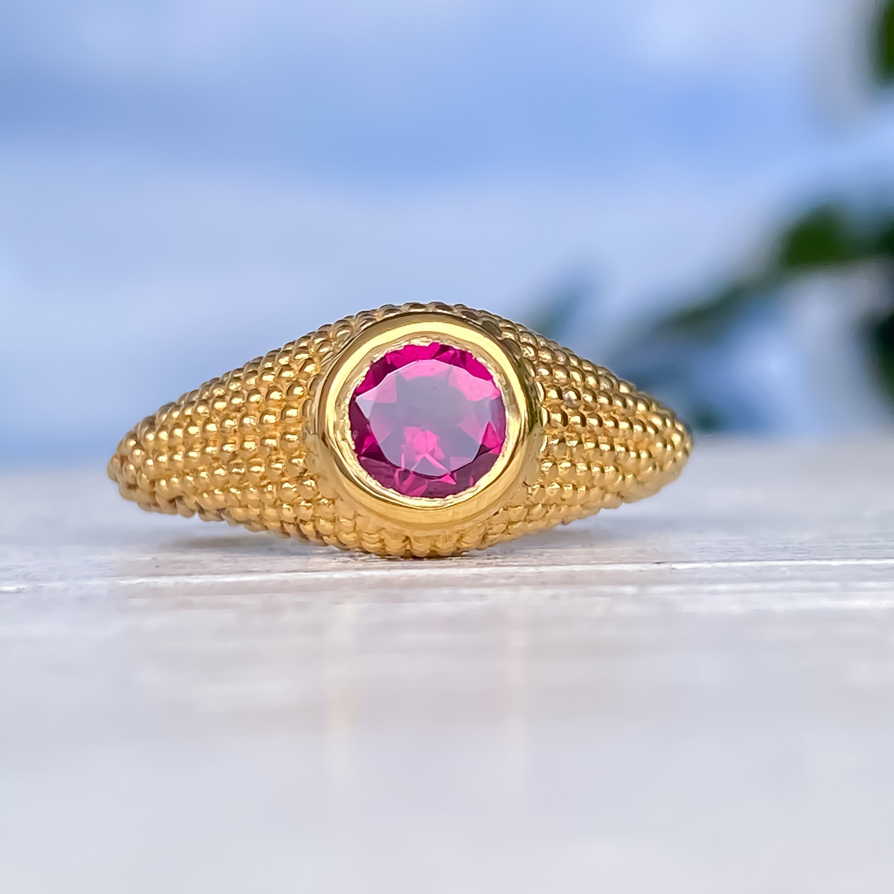 Nubia Round Rhodolite Yellow Gold Ring Size 7.25US - MANARI.eu