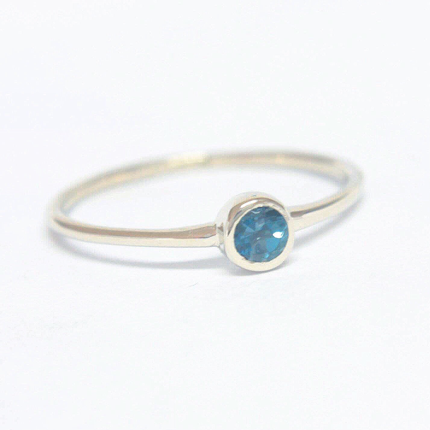 Blue Topaz 14k Gold Ring - MANARI.eu