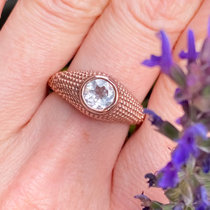 Nubia Round White Topaz Rose Gold Ring Size 7.25US - MANARI.eu