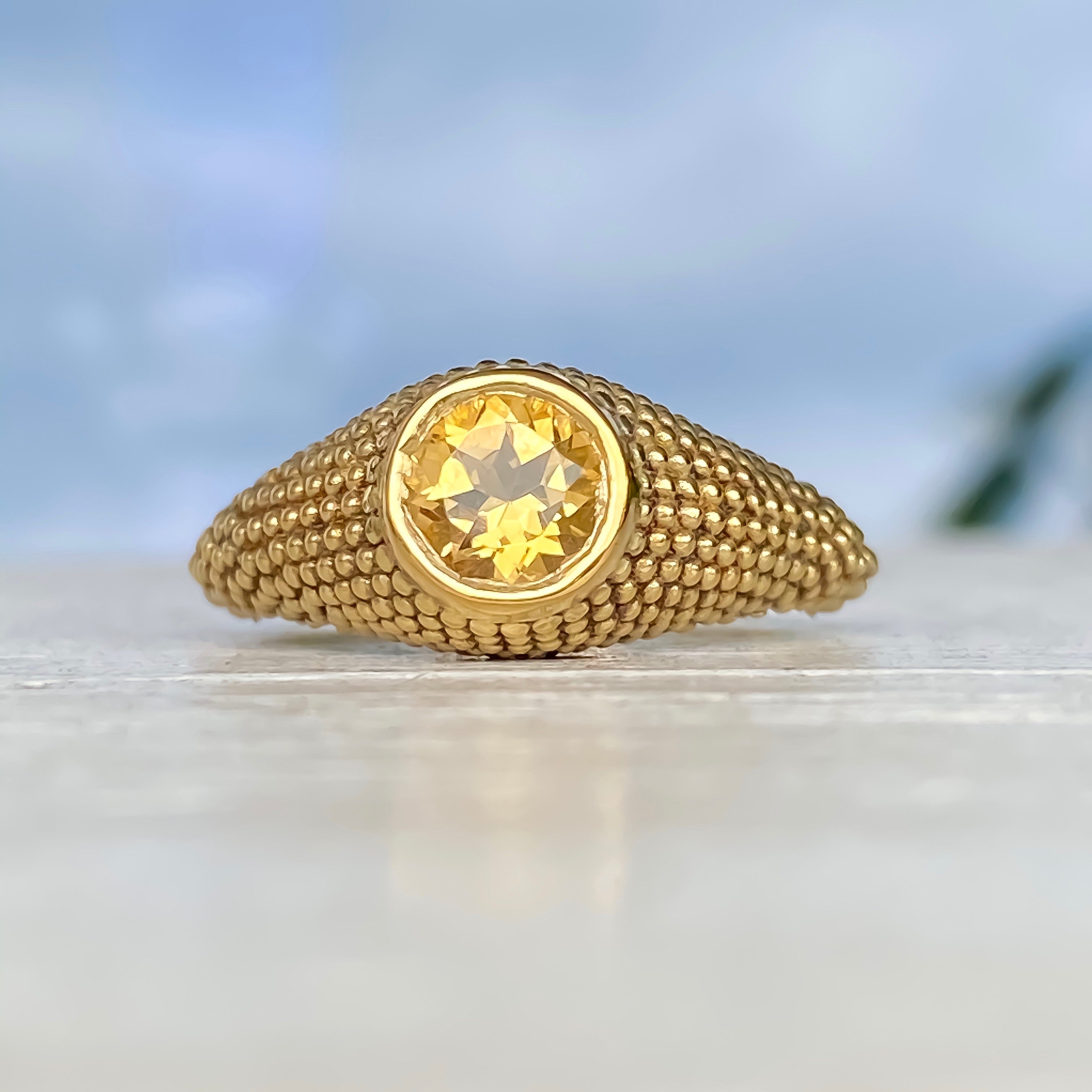 Nubia Round Citrine Yellow Gold Ring Size 7.25US - MANARI.eu