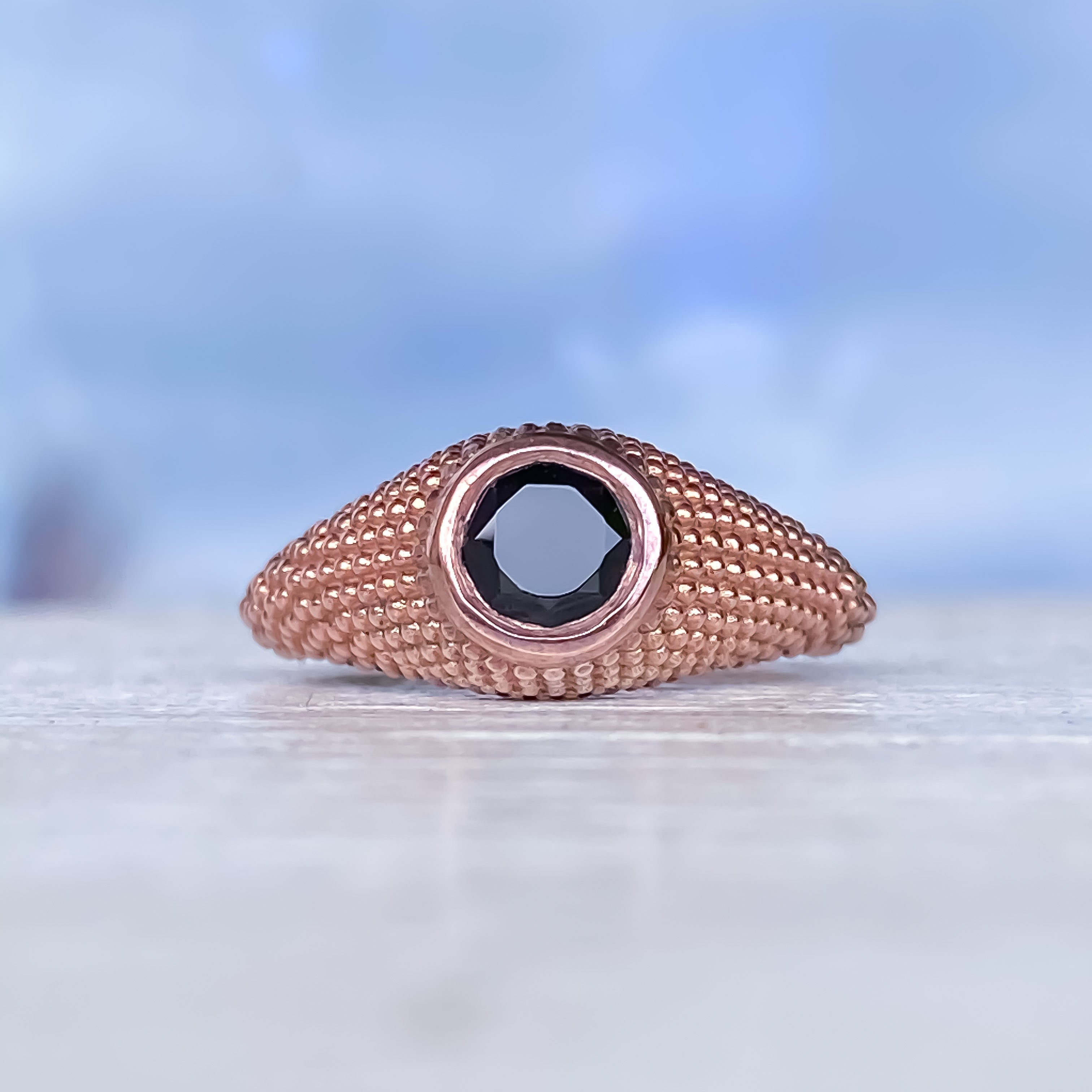 Nubia Round Black Spinel Rose Gold Ring Size 7US - MANARI.eu