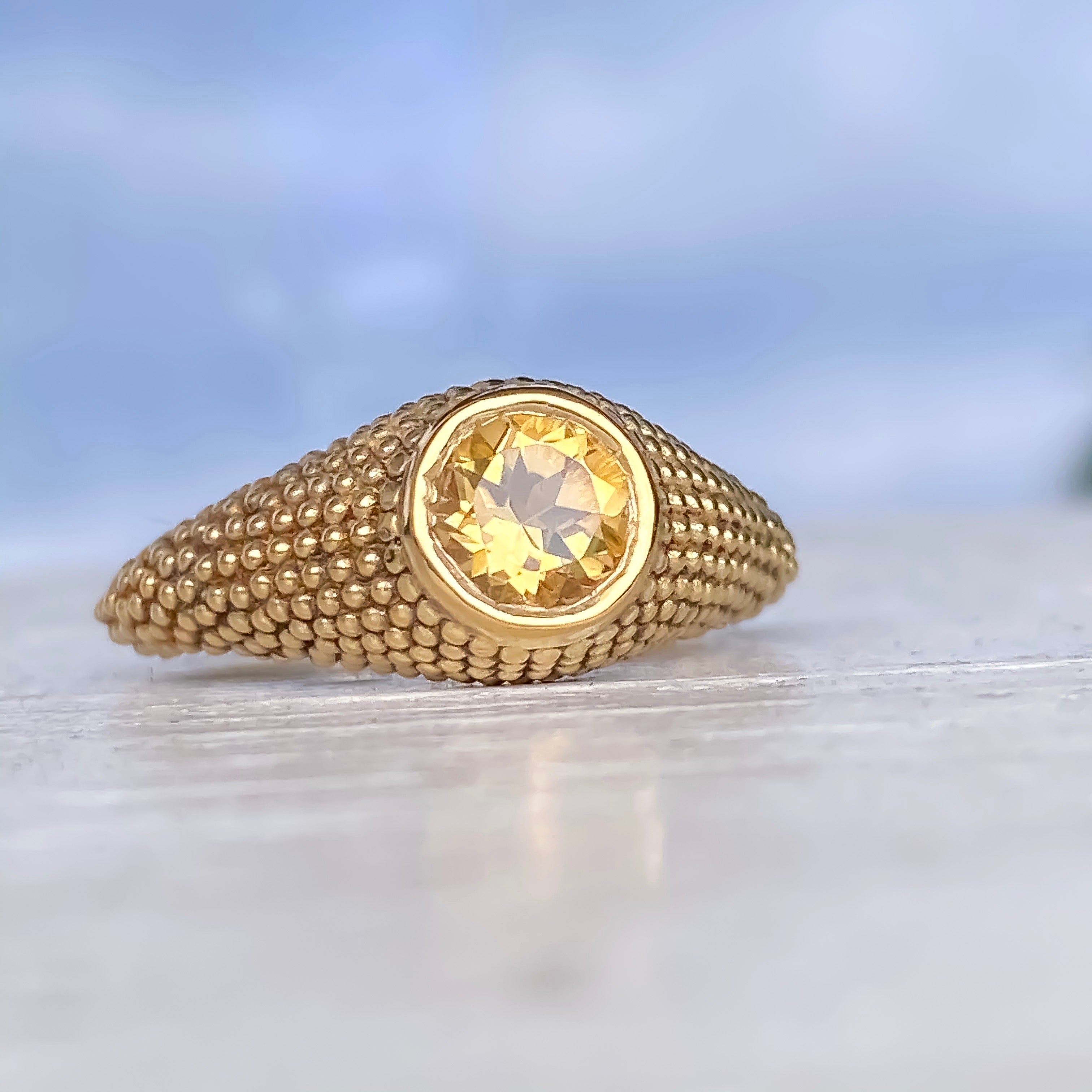 Nubia Round Citrine Yellow Gold Ring Size 7.25US - MANARI.eu