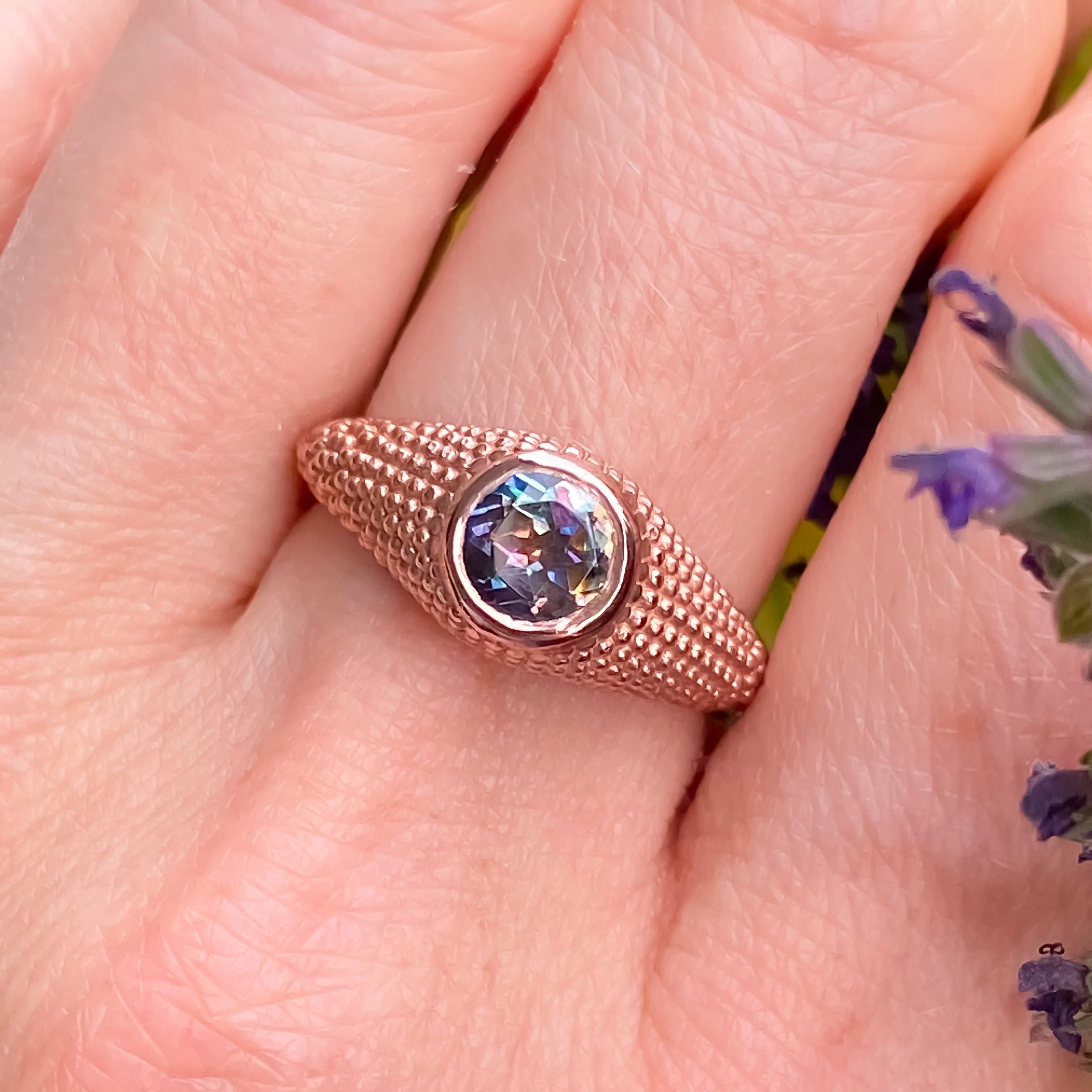 Nubia Round Garden Blue Topaz Rose Gold Ring Size 7.25US - MANARI.eu