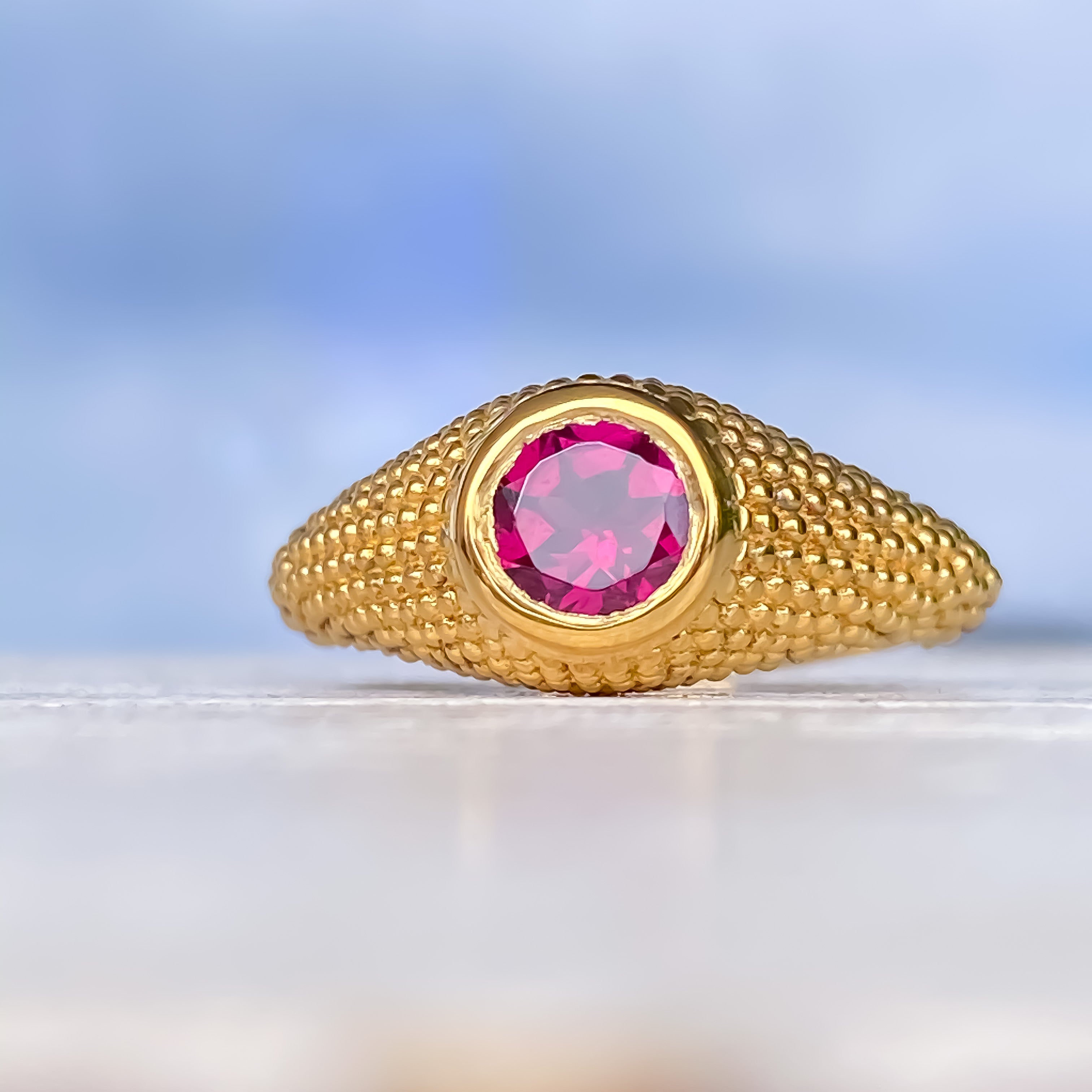 Nubia Round Rhodolite Yellow Gold Ring Size 7.25US - MANARI.eu