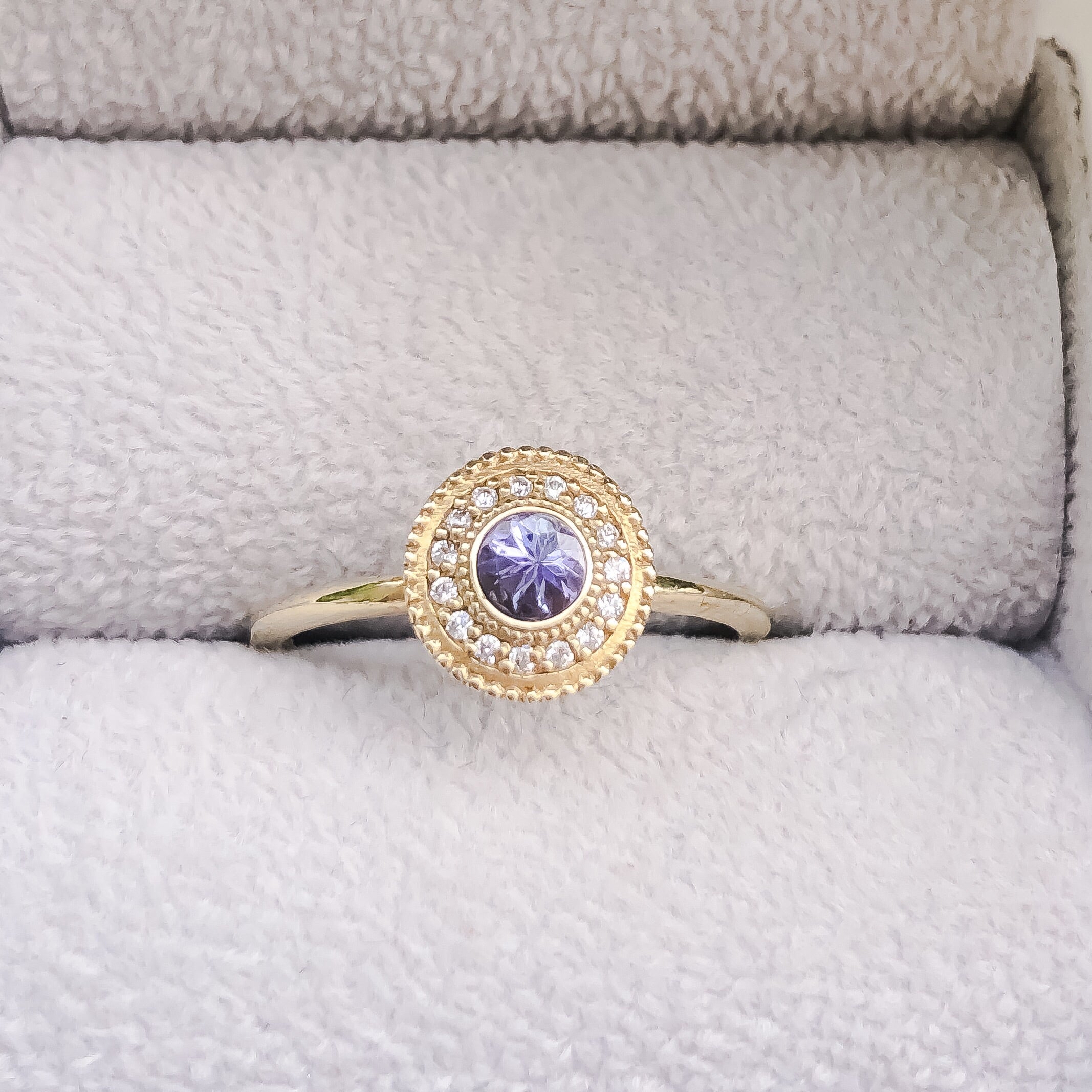 Leila Tanzanite Diamond Ring - MANARI.eu