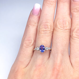 Betty Oval Tanzanite Diamond/Mossanite Ring - MANARI.eu