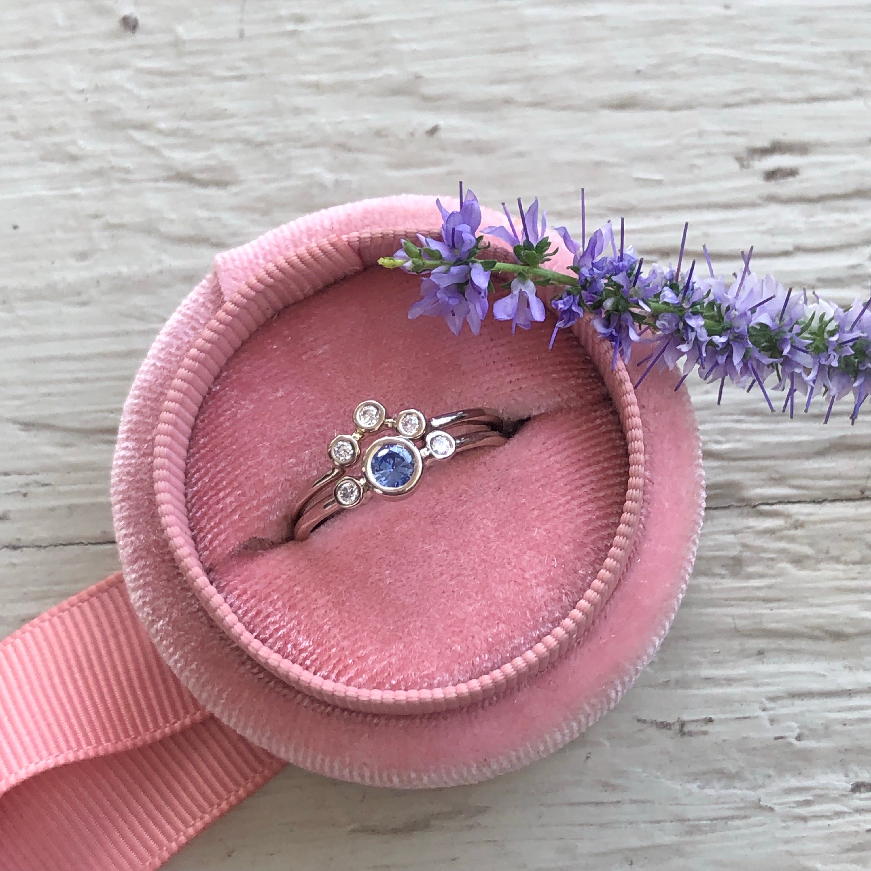 Blue Sapphire and Diamond Wedding Set 14k Gold - MANARI.eu