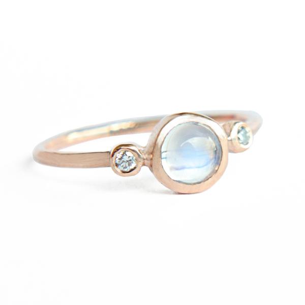 Rainbow Moonstone and Diamond Ring 14k Yellow Gold - MANARI.eu