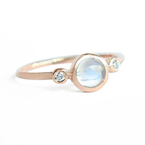 Rainbow Moonstone and Diamond Ring 14k Yellow Gold - MANARI.eu
