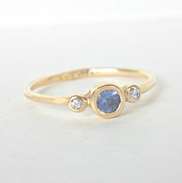 Tanzanite and Diamond Ring 14k White Gold - MANARI.eu