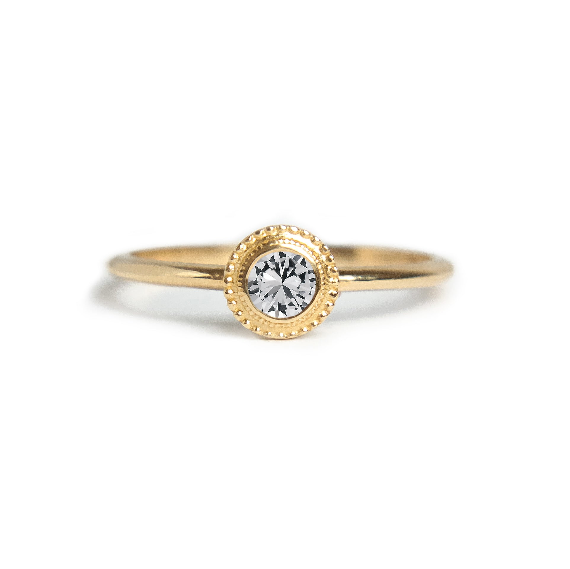 Nadine White Sapphire Ring - MANARI.eu