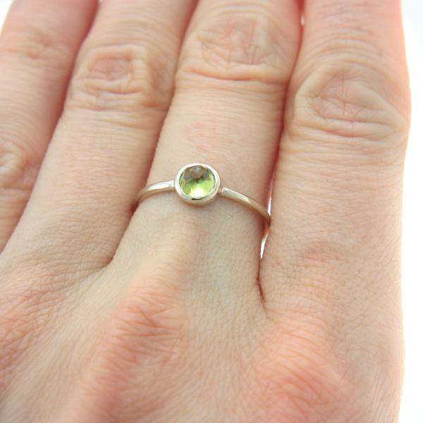 Peridot 14k Rose Gold Ring - MANARI.eu
